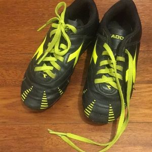 Kids soccer cleats